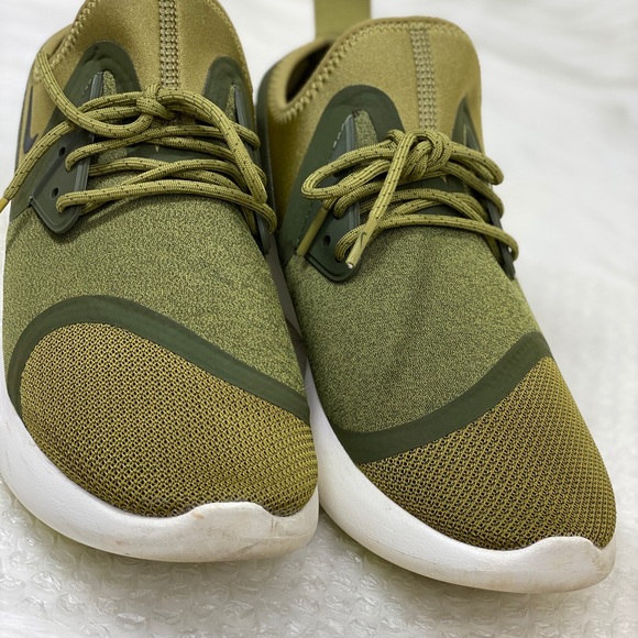 Nike
LUNARCHARGE ESSENTIAL 'CAMPER GREEN - Picture 9 of 11